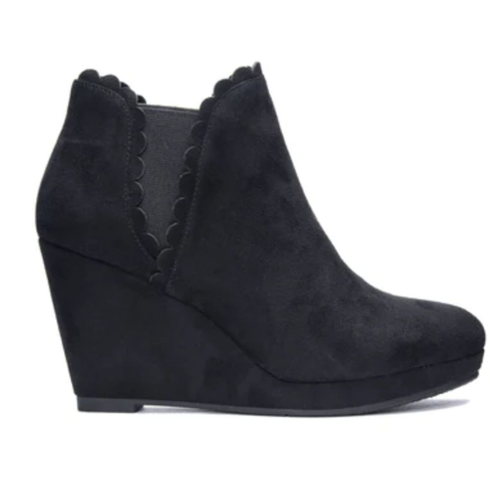 CHINESE LAUNDRY VANGO SUEDE WOMENS WEDGE BOOTIE - Picture 2 of 13
